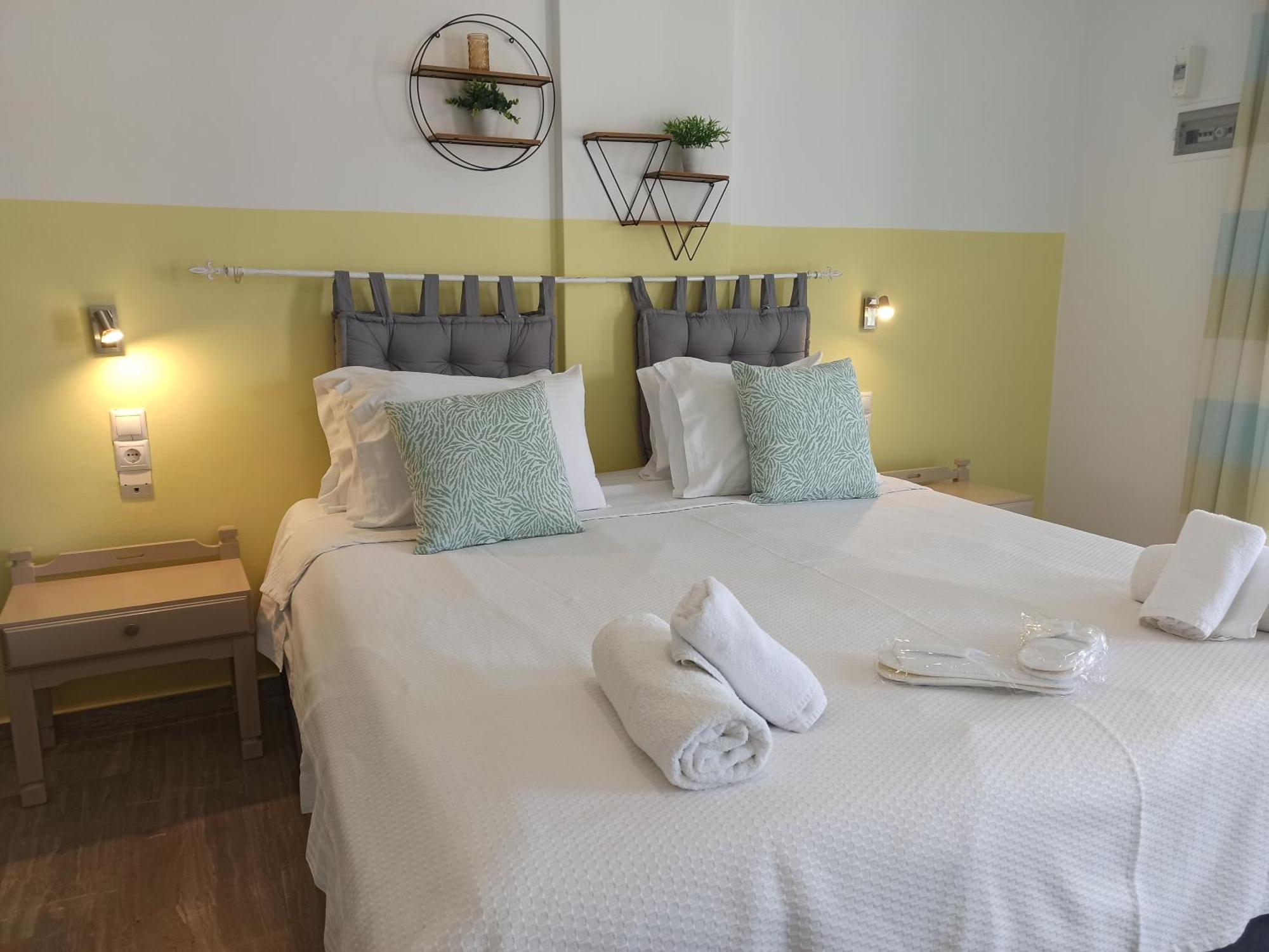 Theodora Rooms Poros Town الغرفة الصورة