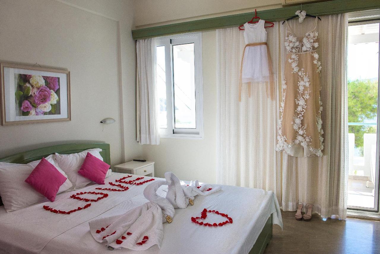Theodora Rooms Poros Town المظهر الخارجي الصورة