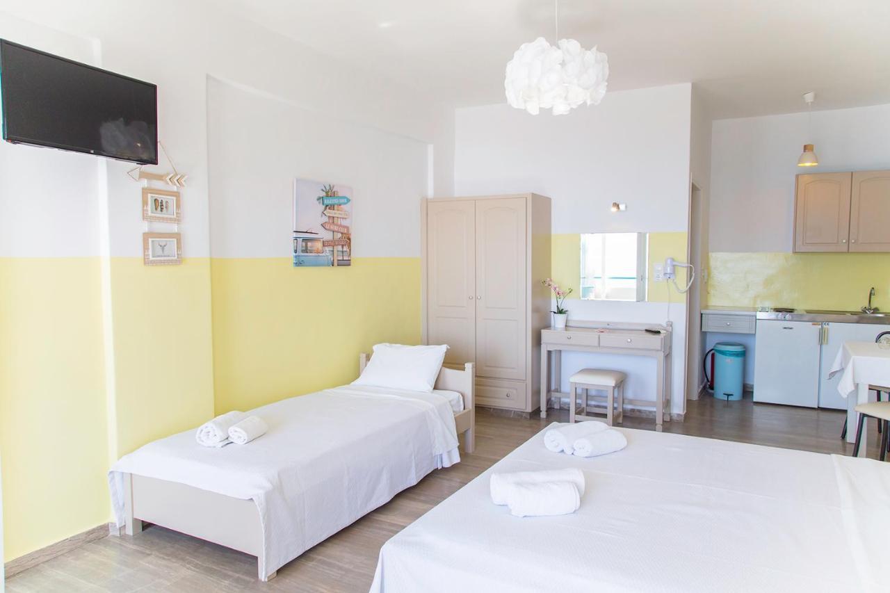 Theodora Rooms Poros Town المظهر الخارجي الصورة