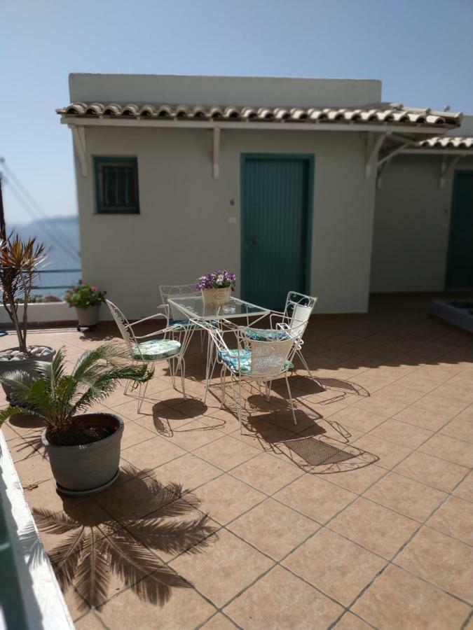 Theodora Rooms Poros Town المظهر الخارجي الصورة