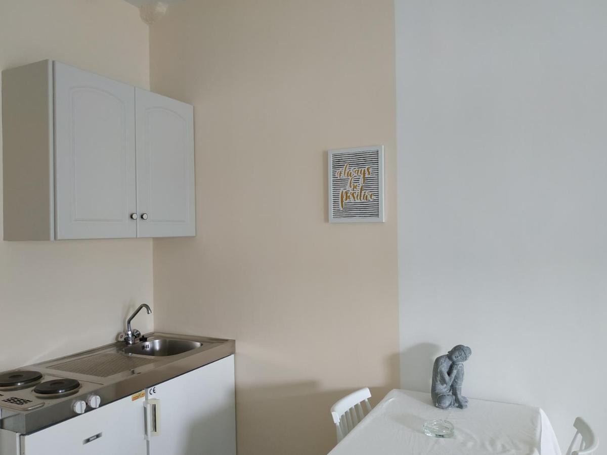 Theodora Rooms Poros Town المظهر الخارجي الصورة