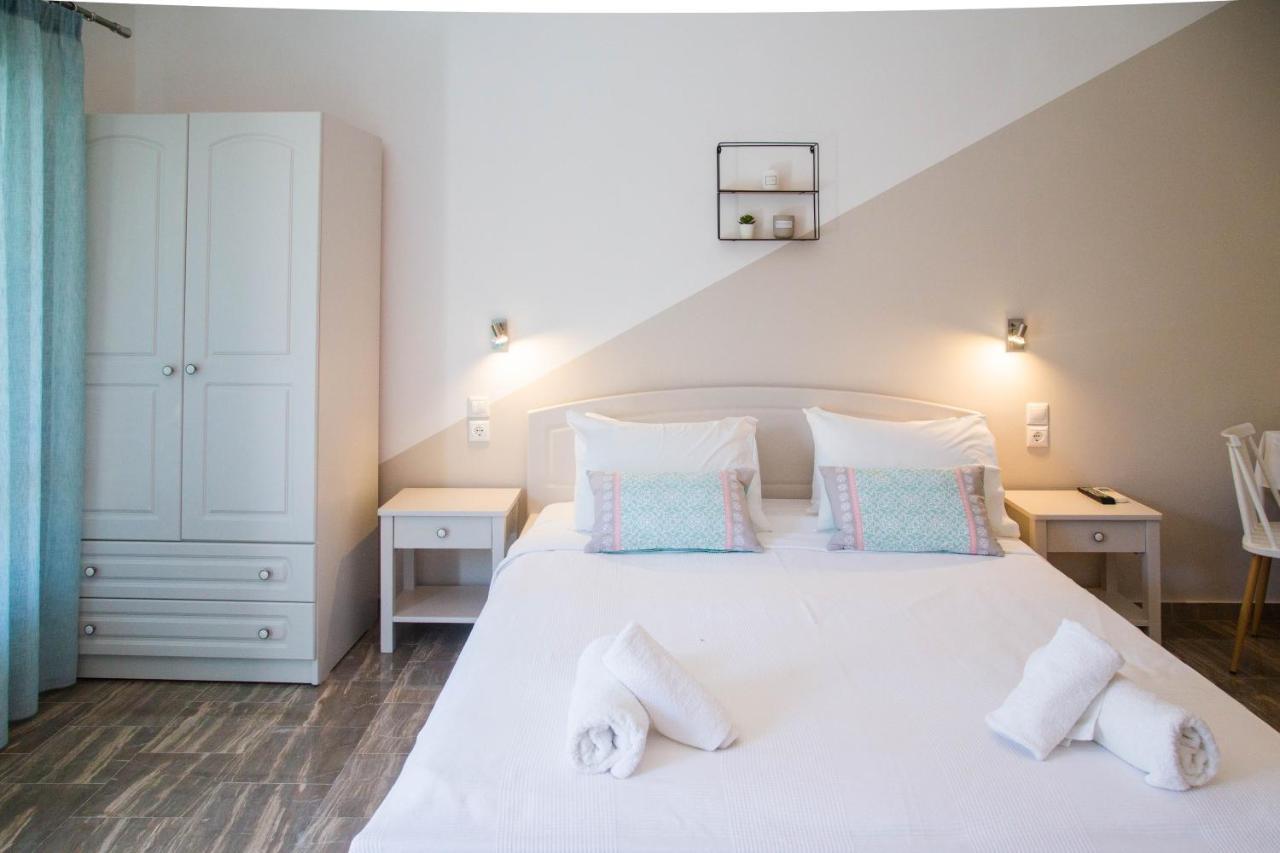 Theodora Rooms Poros Town المظهر الخارجي الصورة