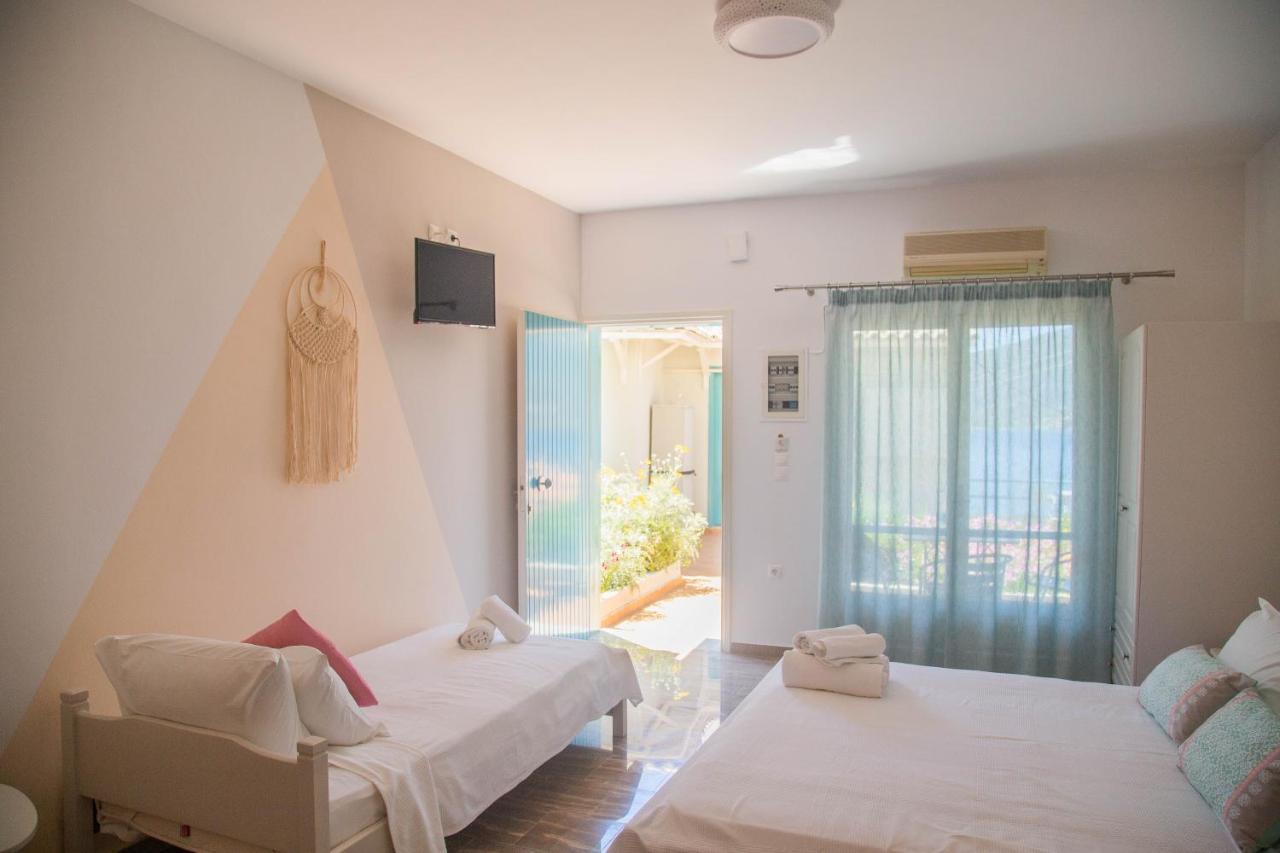 Theodora Rooms Poros Town المظهر الخارجي الصورة