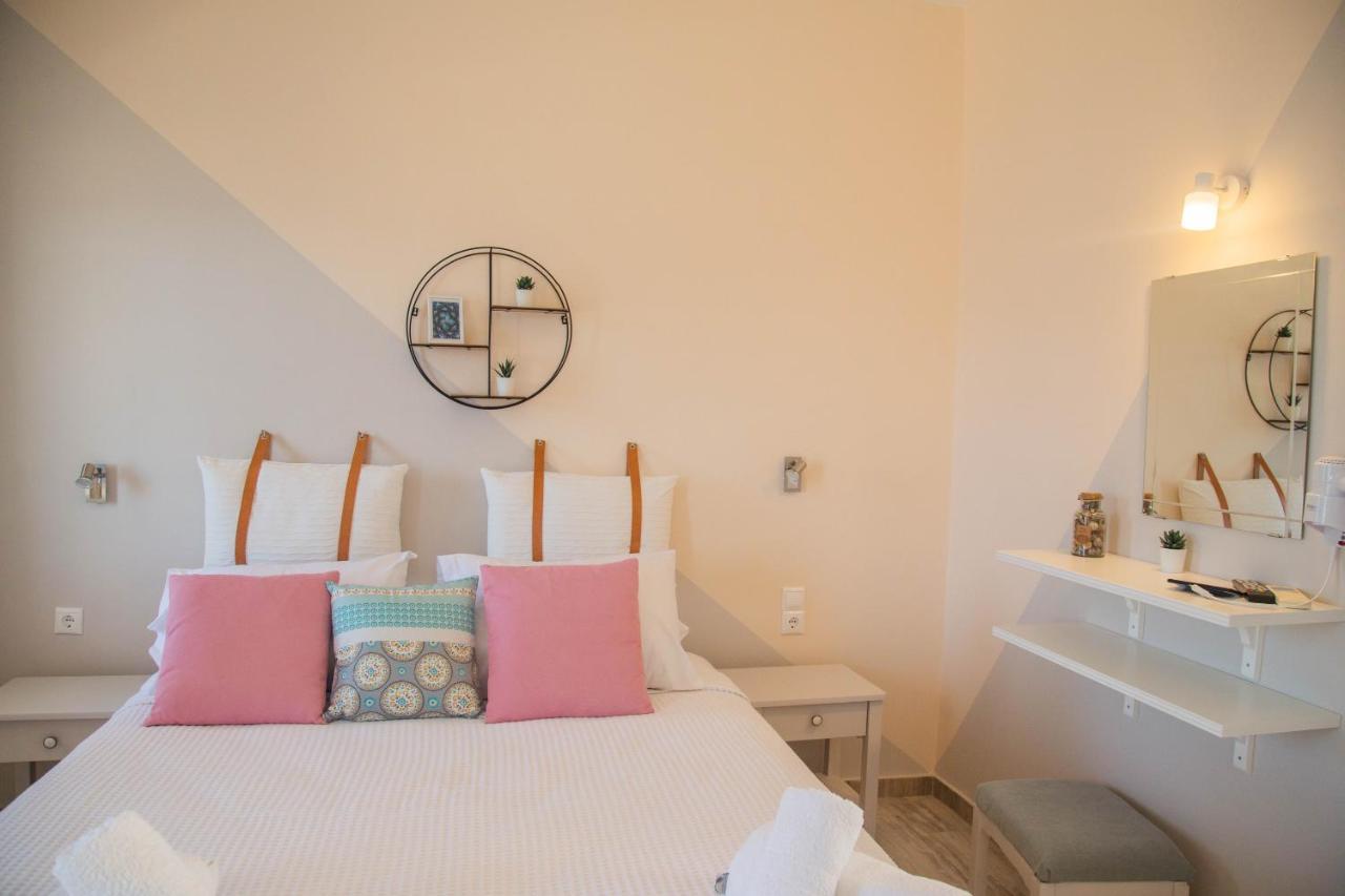 Theodora Rooms Poros Town المظهر الخارجي الصورة