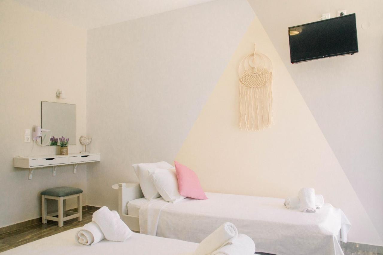 Theodora Rooms Poros Town المظهر الخارجي الصورة