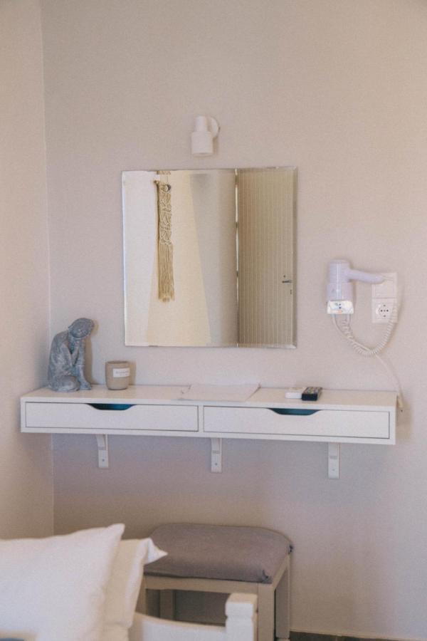 Theodora Rooms Poros Town المظهر الخارجي الصورة